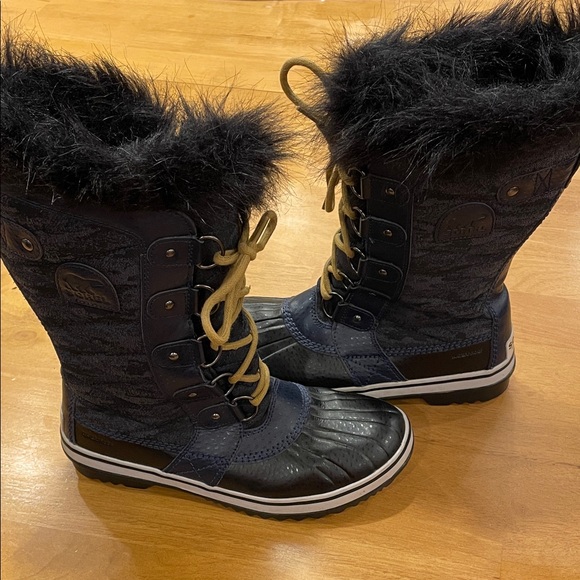 Sorel Navy Blue Black Faux Fur Lace Up Winter Boots Tan Laces Size 8 Waterproof - Picture 15 of 16